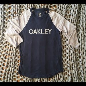 Oakley shirt/ xs